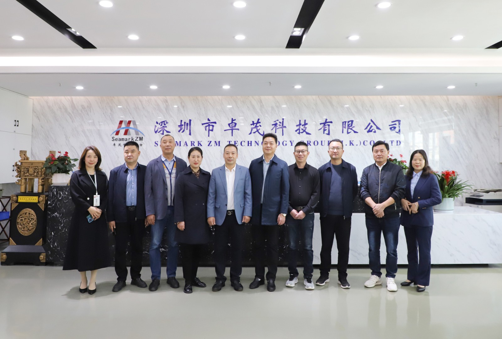 聞總與湖北省?？悼h政府副縣長龔夫一行合影.jpg